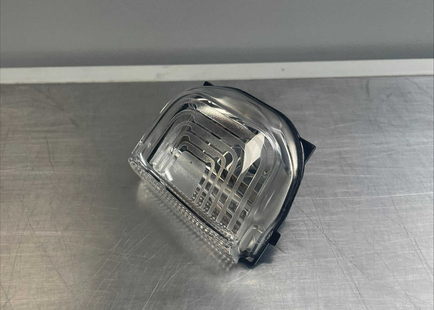 Mercedes-Benz N/S Mirror Indicator Lens, For 907/910 Sprinter, A9109064700