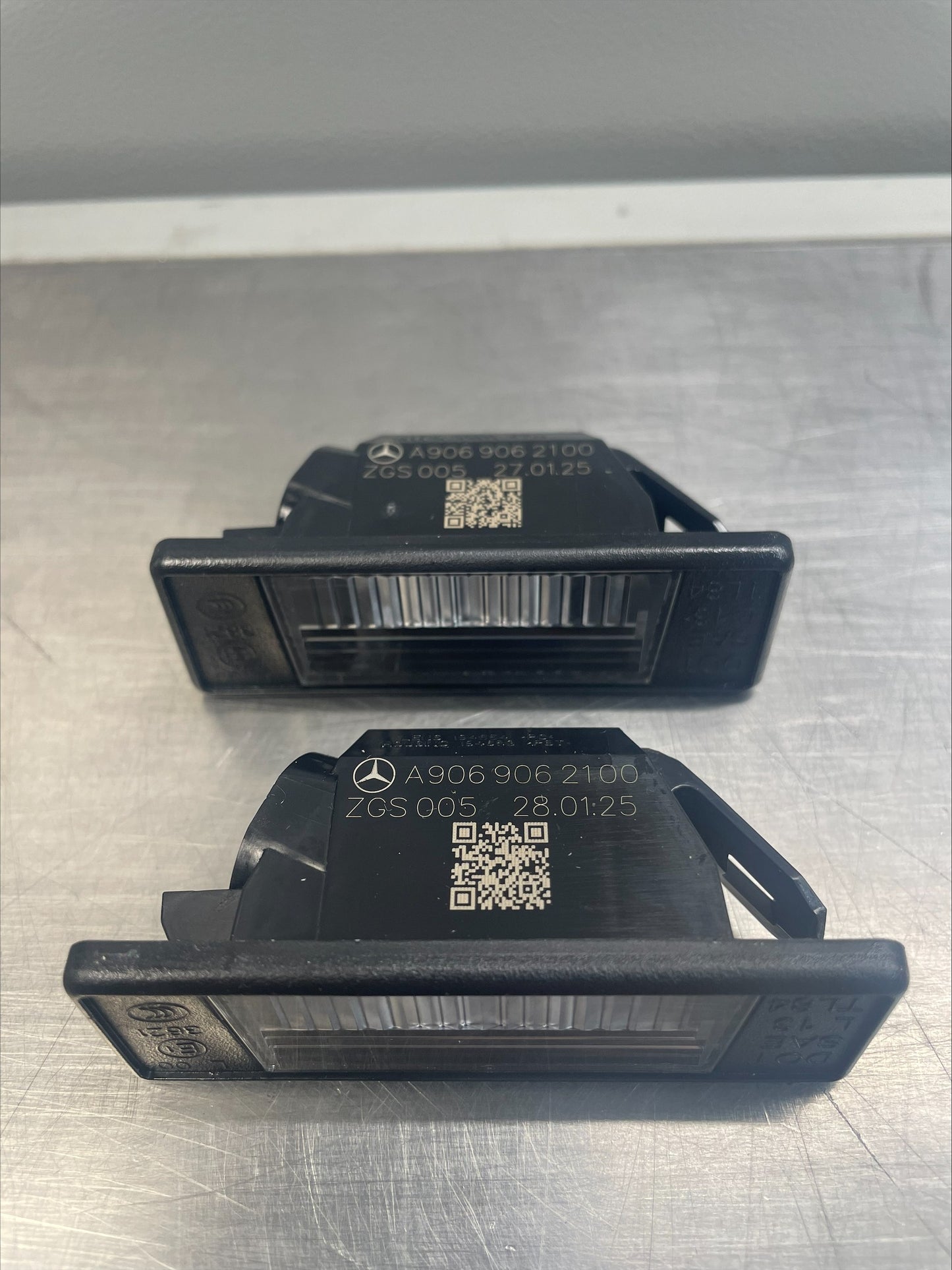 Mercedes-Benz Number Plate Lamps, Pair, For 906/907/910 Sprinter, A9069062100