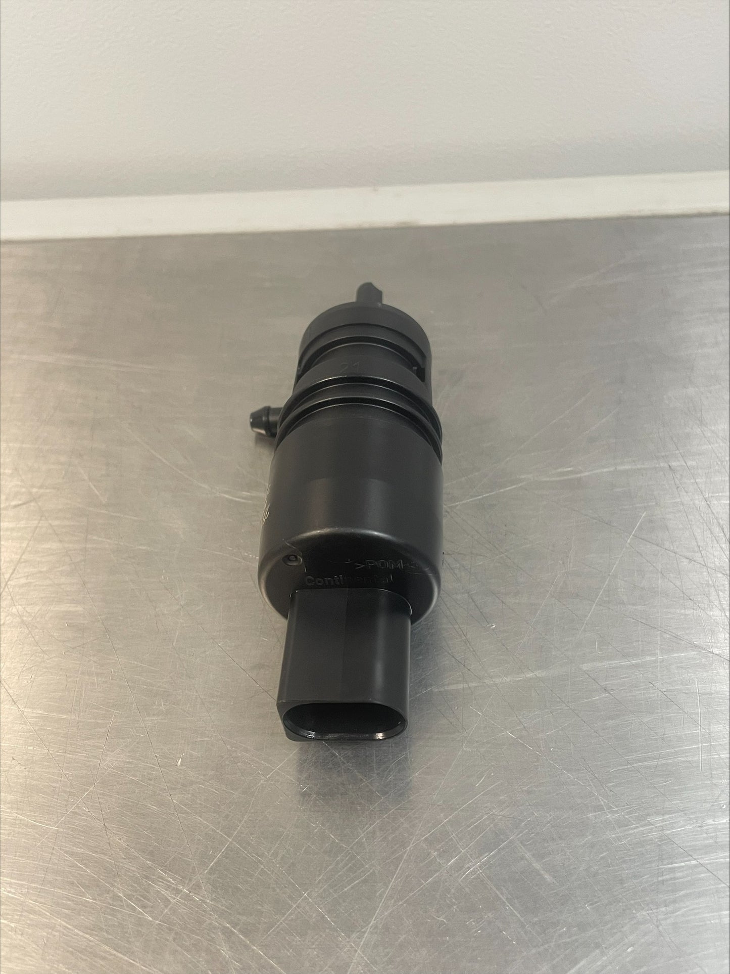 Mercedes-Benz Windscreen Washer Pump. For 907/910 Sprinter, A2218690121