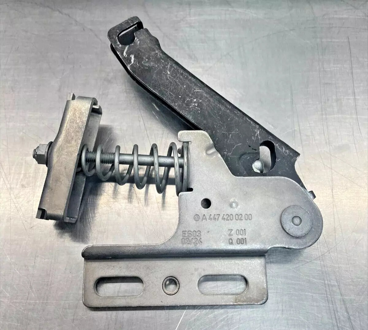 Genuine Mercedes-Benz Handbrake Adjuster/Compensator, For 447 Vito, A4474200200