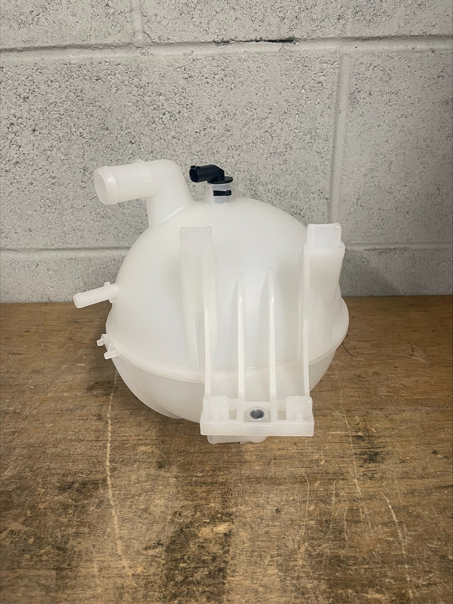 Mercedes-Benz Coolant Reservoir, For 906 Sprinter, A9065010503
